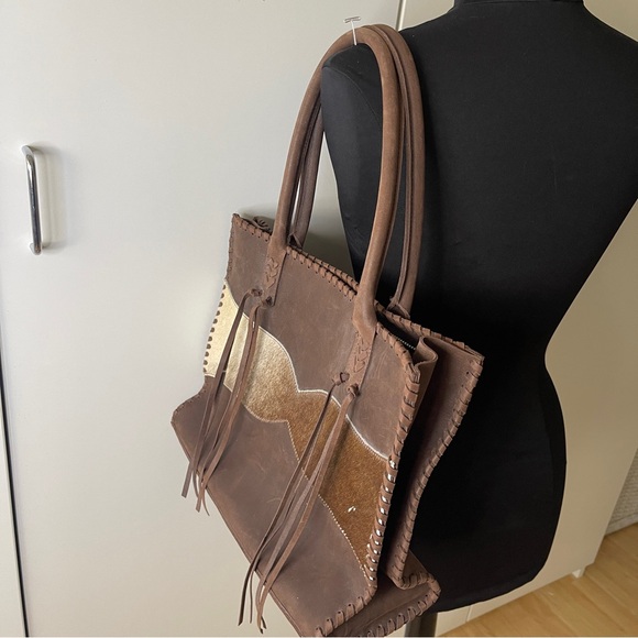 TAJU Large Leather Handmade Tote Vintage Brown with Hair on hide and fringe. - Picture 13 of 14